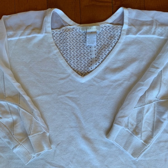 Design History Women’s Size M White V-neck Crochet 3/4 Sleeve Sweater Minimalist - Picture 4 of 5
